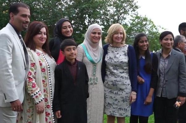Madame Harper a accueilli les membres des communautés musulmanes pendant l'iftar.