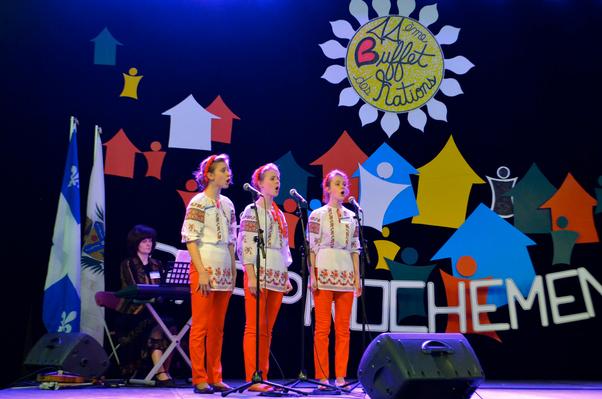 Les jeunes filles ukrainiennes on donné un petit récital inoubliable.